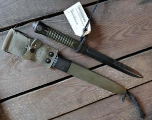 Oryginalny bagnet hiszpański "Cuchillo Bayoneta 56 Para" do karabinu szturmowego CETME L kal. 5,56mm